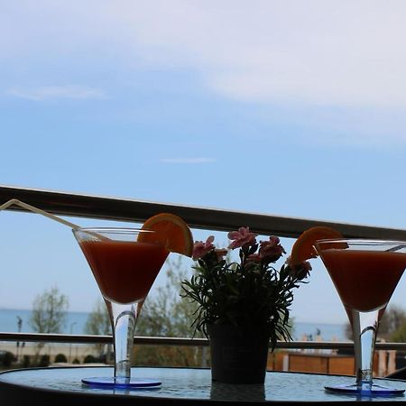 Bluewaves Apartment Mamaia Nord Navodari Luaran gambar